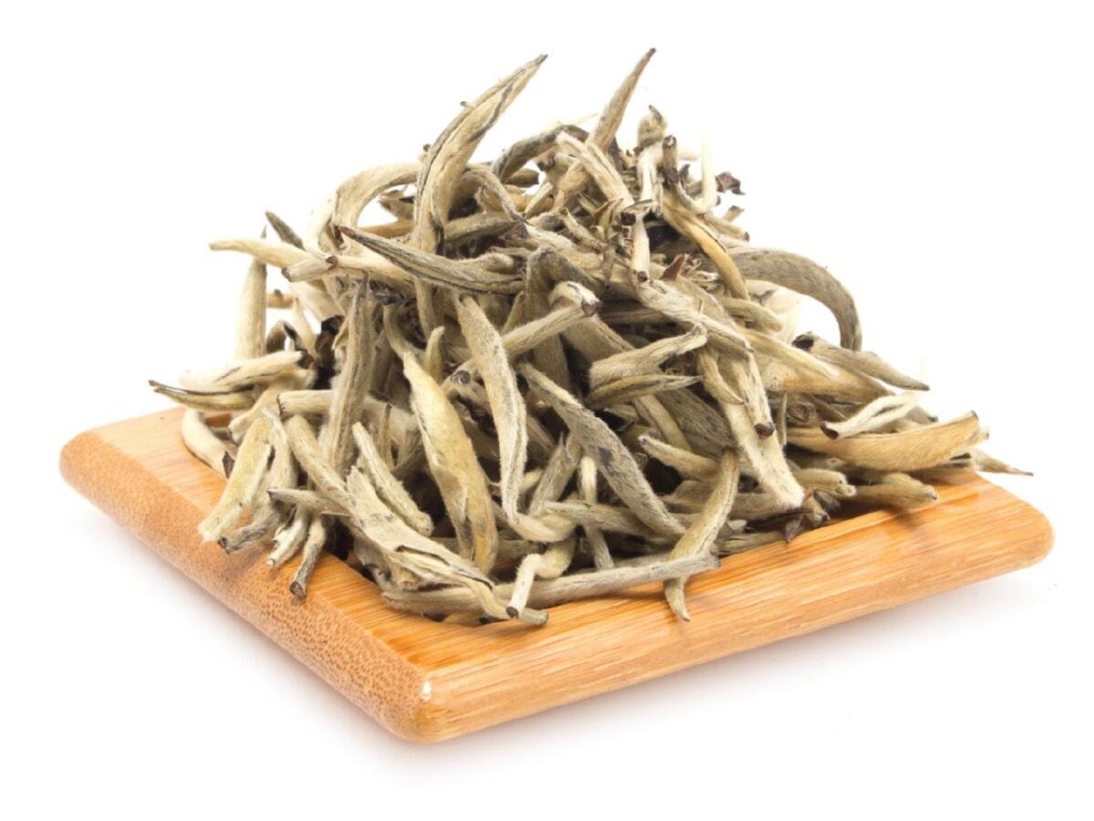 Loose Leaf Pu-erh Tea - Белый пуэр 2019 г. «Буланшань юэгуан бай» (Лунный свет с гор Булан)