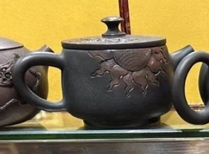 Глиняный чайник из Циньчжоу, Гуанси "Цветок солнца". Price: ₽21,910 rub.