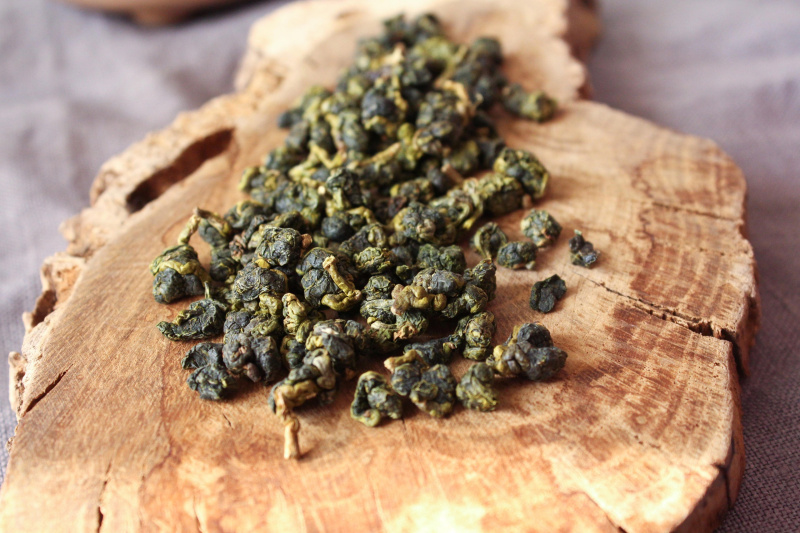 The Legend of Dongding Oolong Tea: A History Wrapped in Aroma|History of the variety