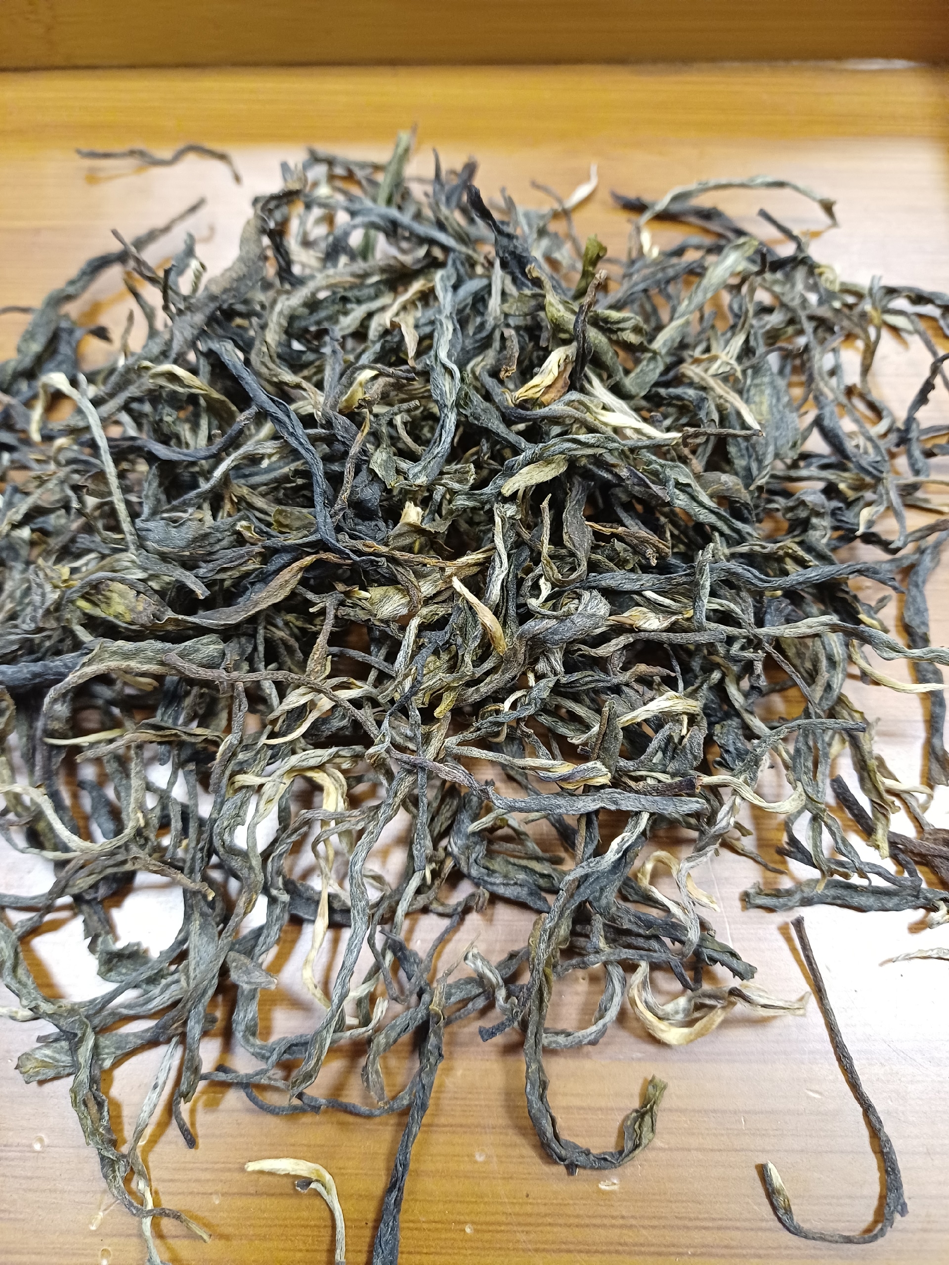 Loose Leaf Pu-erh Tea - Sheng pu'er 2025 "Bada da shu" (from the large trees of Mount Bada)