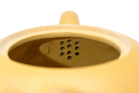 Yixing clay teapot "Yunshi" by master Gao Wenyi, 180 ml.. Price: ₽19,770 rub.
