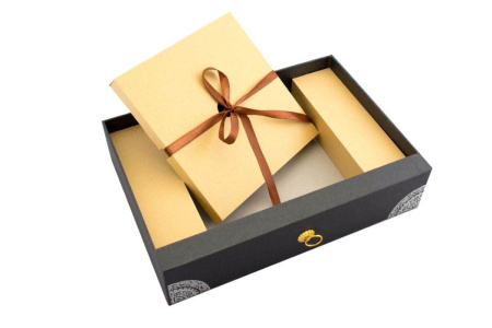 A package for two pancakes of Tea Line pu-erh tea. Price: ₽5,050 rub.