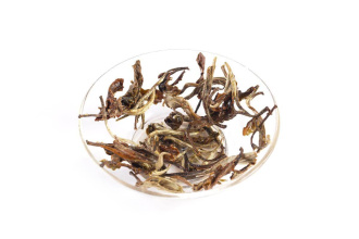 Buy, white tea Белый пуэр 2021 г. "Буланшань гу шу юэгуан бай" (Лунный свет с гор Булан с многовековых деревьев)