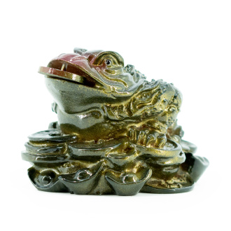 Color-changing tea figurine "Three-legged toad of wealth with a red nose on money". Price: ₽1,930 rub.