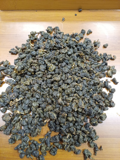 Taiwanese Oolong Tea (Formosa) - Dong Ding Lao Cha Wang (Lord of Old Tea)
