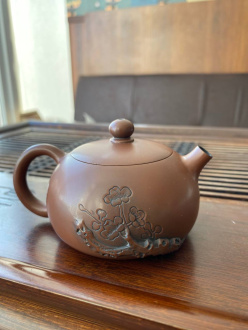 Глиняный чайник из Циньчжоу, Гуанси "Карпы и лотосы". Price: ₽16,970 rub.