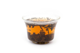 Red tea Yan Xun Xiaozhong (Heavily Smoked Lapsang Souchong)