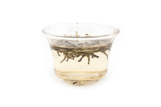 Loose Leaf Pu-erh Tea - Белый пуэр 2019 г. «Буланшань юэгуан бай» (Лунный свет с гор Булан), 