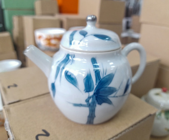 Чайник селадоновый ручной росписи "Бамбуковые стволы". Price: ₽4,310 rub.