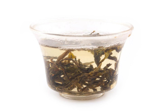 Loose Leaf Pu-erh Tea - Шэн пуэр 2021 г. "Наньно шань да шу" (Большие деревья с гор Наньно), 