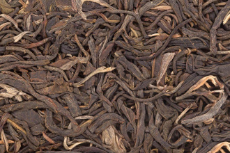 Pressed Raw Pu-erh Tea - Шэн пуэр 2020 г. завода «Юньфусян» из уезда Мэнхай 357 г, 
