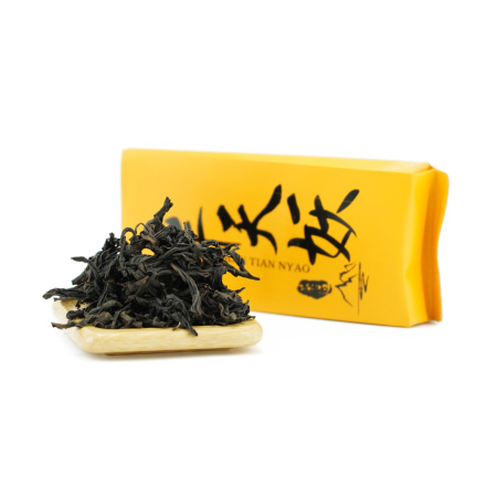 Northern Fujian Oolong from Wuyi, Yan Cha Jiu long ke Ban tian yao (Wuyi oolong from the Nine Dragons Gorge of Master Guo Jiafu, 1 collection), 8 g