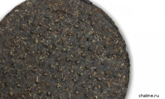 Pressed Raw Pu-erh Tea - Шэн пуэр 2005 г. «T8663» марки «Сосна и журавль» завода «Сягуань» блин 357 г, 