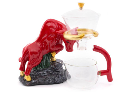 A gaiwan tea set with "Bull Horns" chahai. Price: ₽14,730 rub.