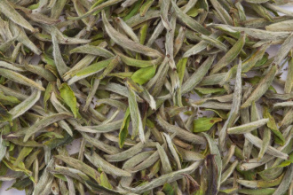 Buy, white tea Байхао иньчжэнь из Хулиня (Серебряные иглы с белым пушком)