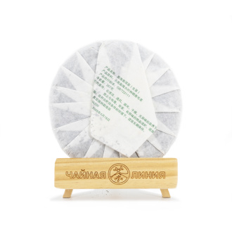 Pressed Raw Pu-erh Tea - Шэн пуэр 2008 г. из уезда Мэнхай, 357 г, 
