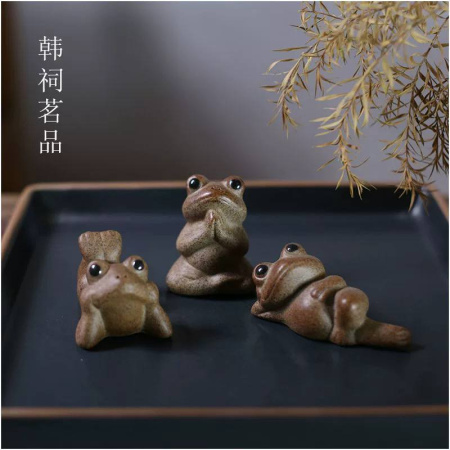 Глиняная чайная игрушка "Трехлапая жаба Чань Чу". Price: ₽2,540 rub.