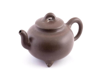 Чайник из исинской глины «Чугунок» мастера Гу Линлин, 260 мл.. Price: ₽14,480 rub.