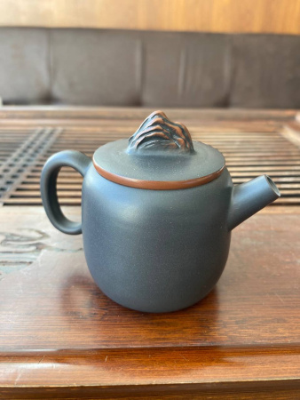 Глиняный чайник из Цзяньшуй, Юньнань, «Горный массив» 120 мл. Price: ₽10,040 rub.