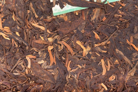 Pressed Raw Pu-erh Tea - Sheng pu-erh 2007 "Chang'e Flies to the Moon" of the "Pagoda" brand from the "Liming" factory, 357 g, 