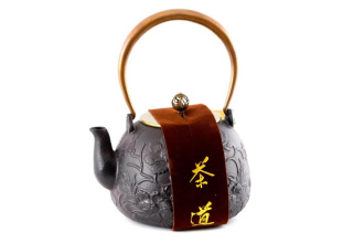 Cast iron teapot "Let's make tea in the forest", 1500 ml.. Price: ₽15,490 rub.