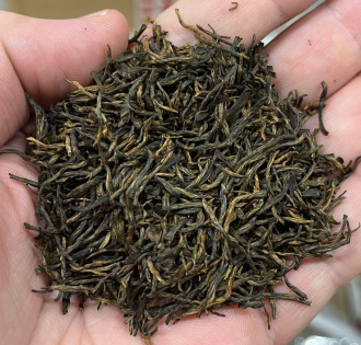 Red tea Гуйюань сян цзинь цзюнь мэй (Золотые брови с ароматом лонган)