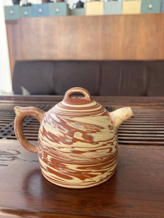 Глиняный чайник "Золотая стружка". Price: ₽2,660 rub.