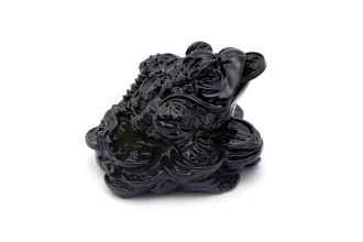 Color-changing tea figurine "Three-legged toad of wealth on money". Price: ₽1,390 rub.