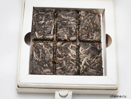 Pressed Raw Pu-erh Tea - Шэн пуэр 2013 г. «Лаобаньчжан» марки «Хунчжунхун» 80 г, 