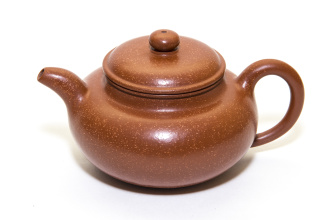 Чайник из исинской глины мастера Гу Линлин, 255 мл.. Price: ₽17,280 rub.