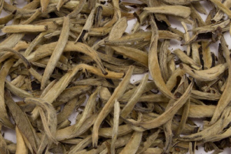 Loose Leaf Pu-erh Tea - Белый пуэр 2019 г. «Буланшань юэгуан бай» (Лунный свет с гор Булан), 