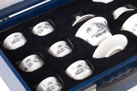 Сервиз походный «Под пером художника». Price: ₽8,060 rub.