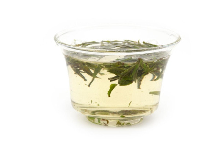 Buy, white tea Байхао иньчжэнь из Хулиня (Серебряные иглы с белым пушком)