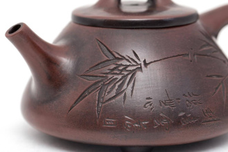 Yixing clay teapot by master Lin Yuzhen "Sweet", 190 ml.. Price: ₽10,960 rub.