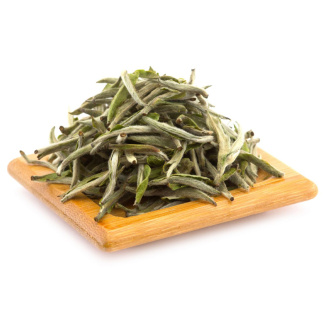 Buy, white tea Байхао иньчжэнь из Хулиня 2017 г. (Серебряные иглы с белым пушком) | 白茶