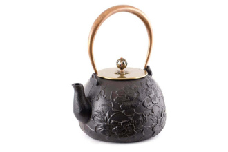 Cast iron teapot "Let's make tea in the forest", 1500 ml.. Price: ₽15,490 rub.