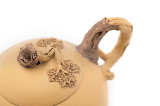 Чайник из Исин, Цзянсу «Коренья»,140 мл. Price: ₽5,590 rub.