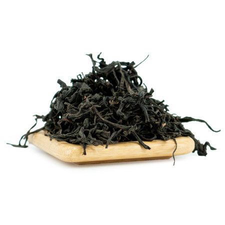 Red tea Zhengshan Xiaozhong (Lapsang Souchong) with a floral aroma