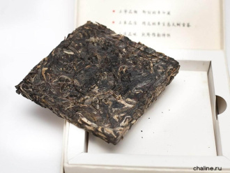 Pressed Raw Pu-erh Tea - Шэн пуэр 2013 г. «Лаобаньчжан» марки «Хунчжунхун» 80 г, 