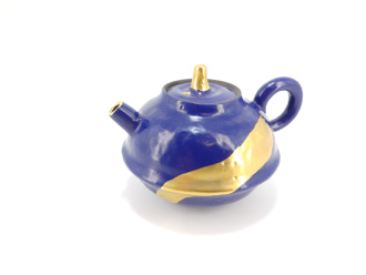 Глиняный чайник ручной работы "Лазурь и злато" мастера Хуан Жунхуа в стиле Сино. Price: ₽16,170 rub.