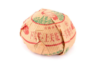 Pressed Raw Pu-erh Tea - Sheng pu-erh 2006 "Premium grade" of the "Pine and Crane" brand from the "Xiaguan" plant, 100 g, 