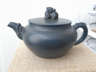 Чайник из Исин, Цзянсу "Дракон цвета индиго". Price: ₽9,300 rub.
