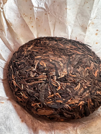 Pressed Raw Pu-erh Tea - Шэн пуэр 2015 года с больших чайных деревьев деревни Лаобаньчжан 200 г, 
