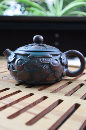 Глиняный чайник из Цзяньшуй, Юньнань "Жаба и жемчуг", 250 мл. Price: ₽53,240 rub.