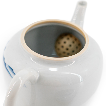 Hand-painted porcelain teapot "Privacy", 180 ml. Price: ₽3,240 rub.