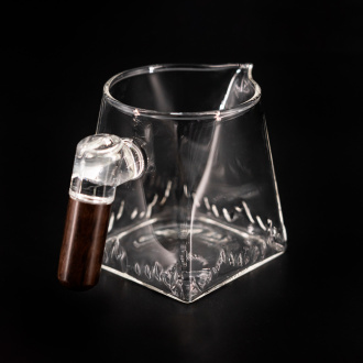 Chahai with a wooden handle "Tip" 470 ml. Price: ₽2,200 rub.