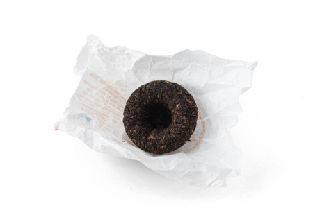 Pressed Rip Pu-erh Tea - Shu Puer 2019 "V93" brand "Dai" plant "Menghai" 100 g, 