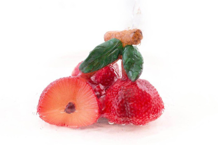 Чайная фигурка меняющая цвет "Ямбери Восковница красная". Price: ₽1,580 rub.