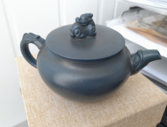 Чайник из Исин, Цзянсу "Дракон цвета индиго". Price: ₽9,300 rub.