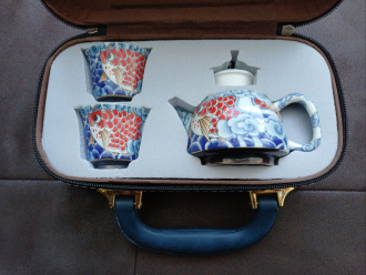 Походный чайный сервиз с кожаным кейсом "Кругосветное путешествие". Price: ₽7,030 rub.